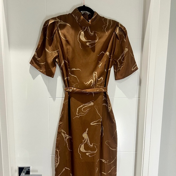 Extra Small Oak + Fort dress - Picture 1 of 3